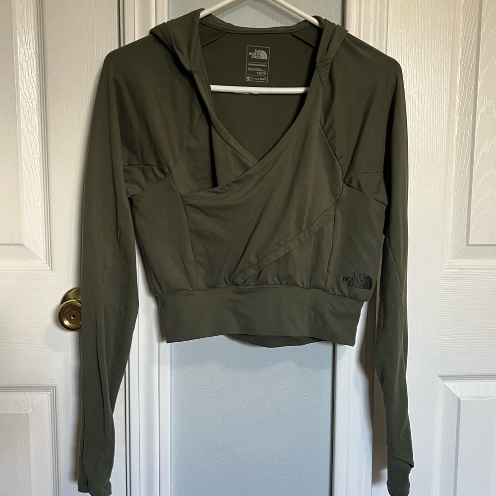 The North Face women’s cropped hooded sweatshirt Size xs